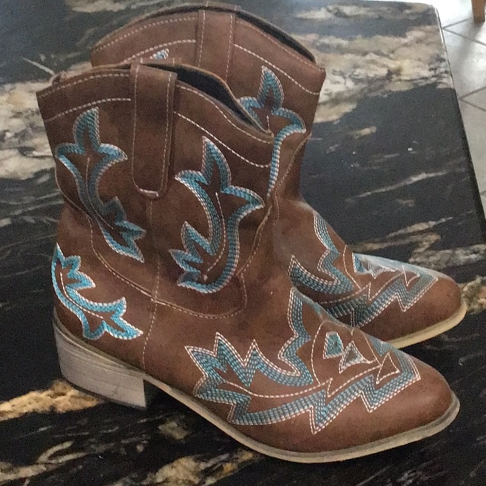 Booties size 38